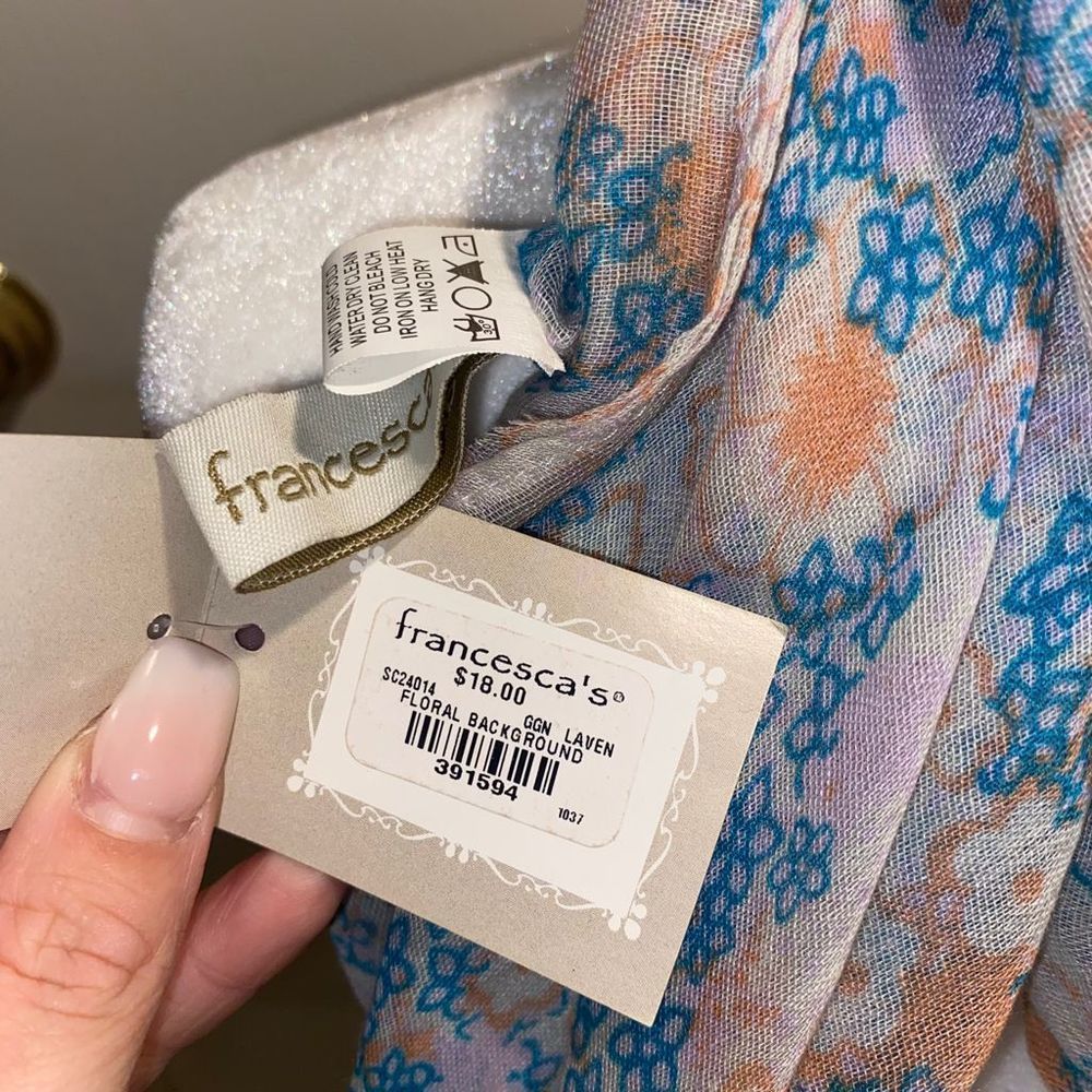 NWT Francesca’s Fashion Scarf - Picture 3 of 3